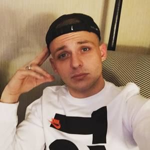 Meet your Posher, Devin